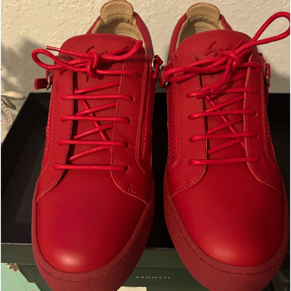 Giuseppe Zanotti men’s low size 10/43 used with box